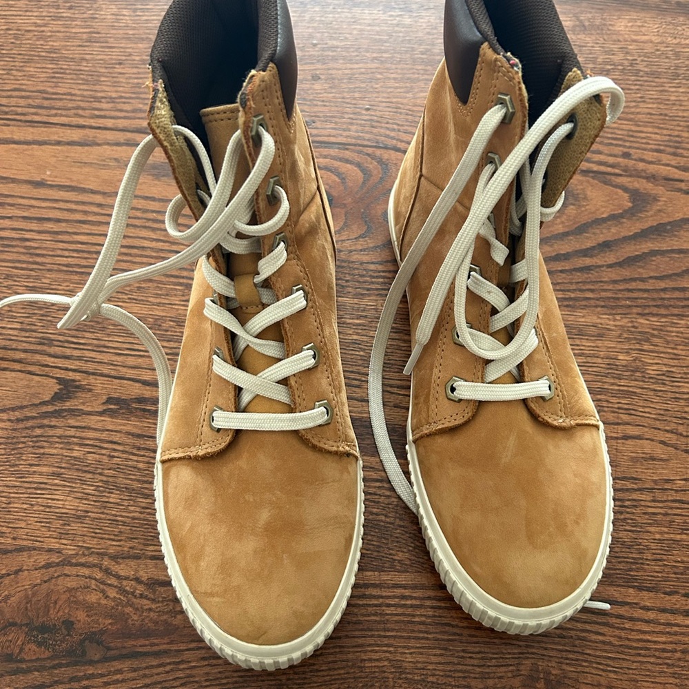 Timberland Tan Lace-Up Women's Boots